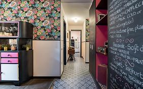 Contus Rétro Guest House