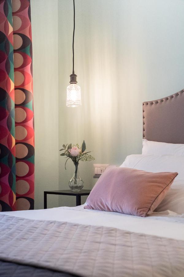 Contus Rétro Guest House Cagliari Extérieur photo